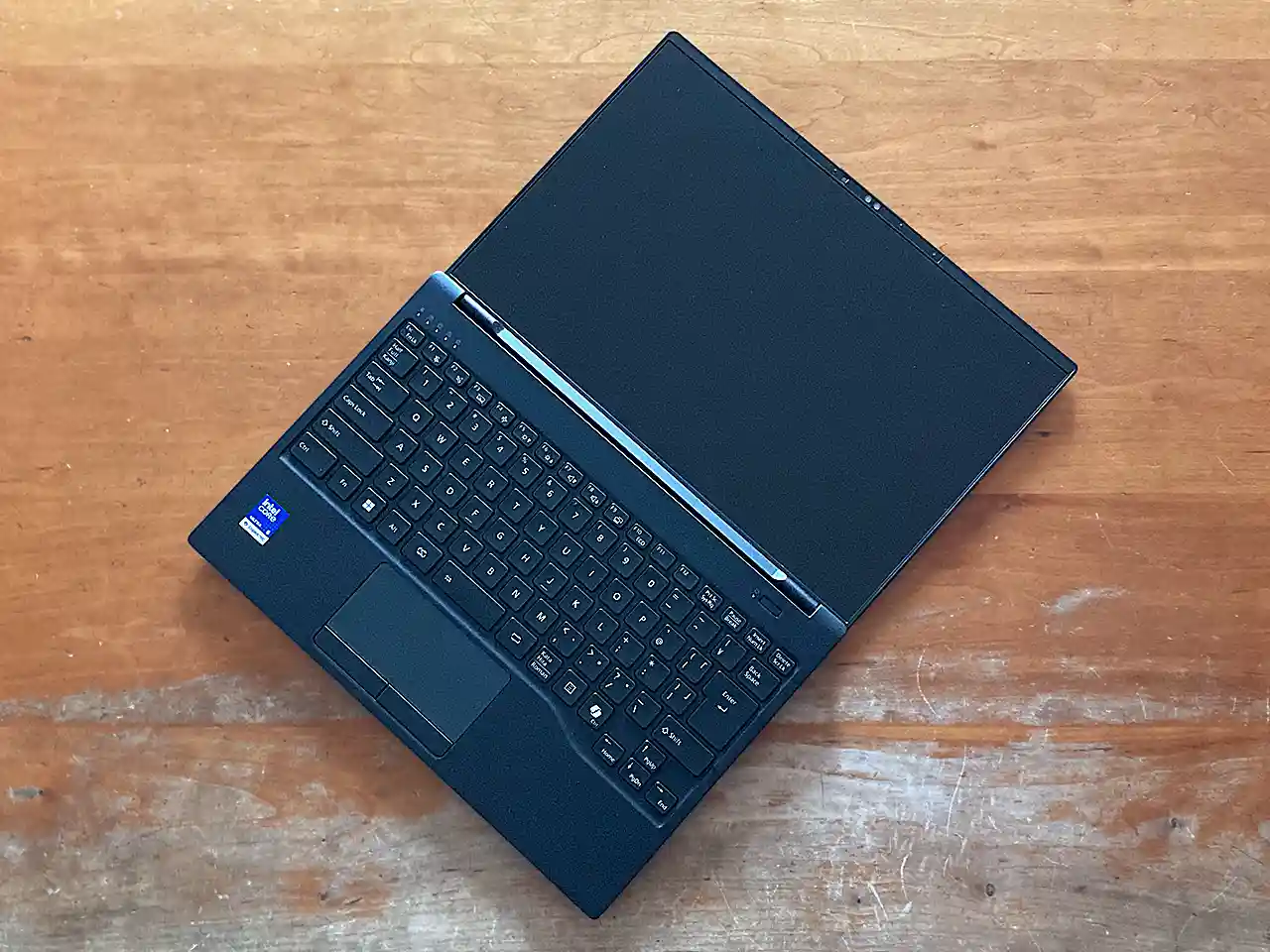 Intel Core Ultra 5 226V、16GBメモリ、256GB SSDが標準構成